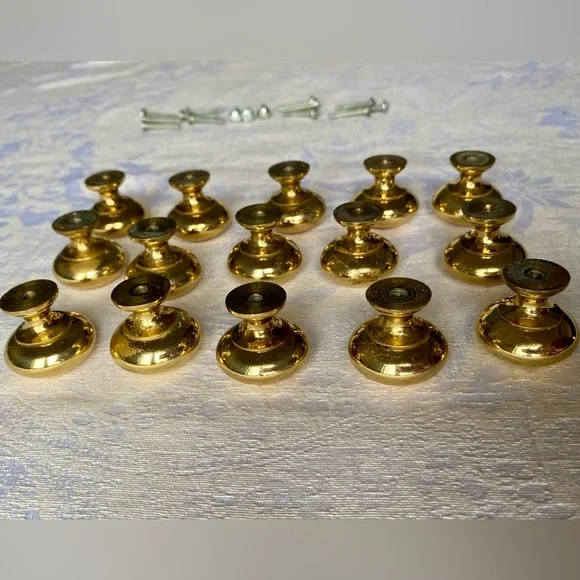 Brass Cabinet or Drawer Pulls Knobs - Picture 5 of 8